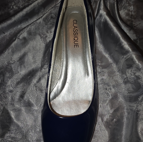 Classique blue pumps size 9M - Picture 2 of 8